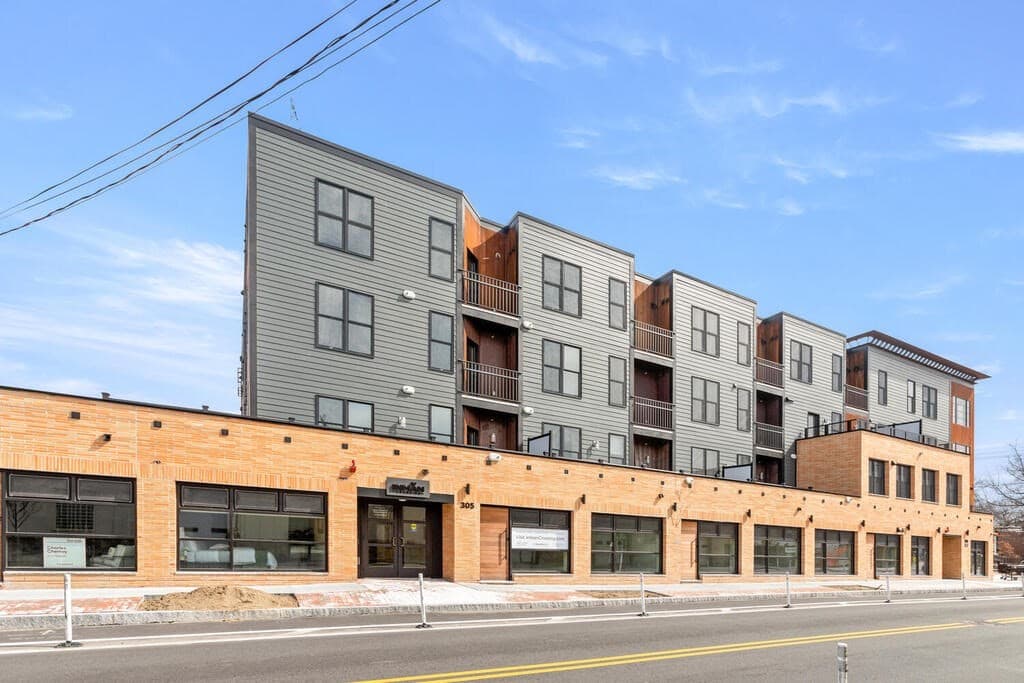 305 Webster Avenue #204