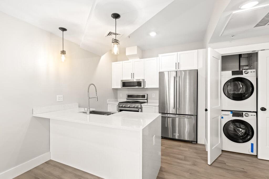 305 Webster Avenue #204 photo 4