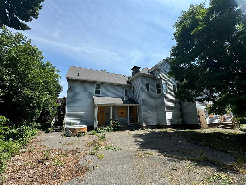 223 Elm St photo 4