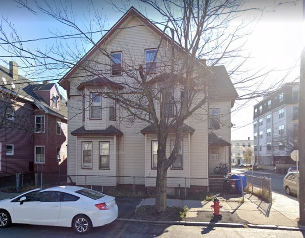 751 Broadway photo 3