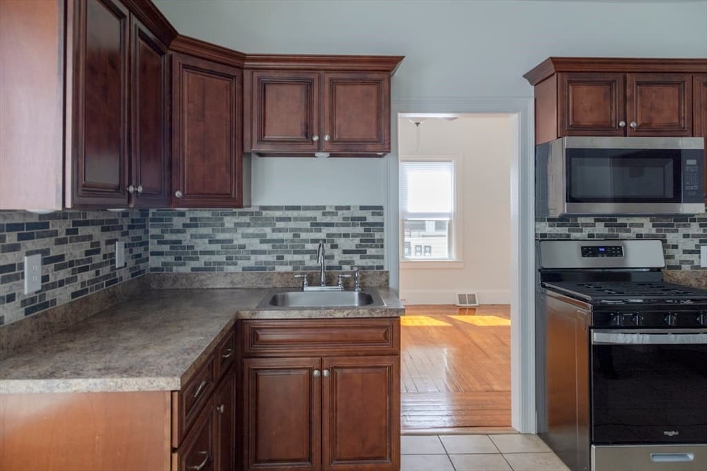 1 Louisburg Pl #1