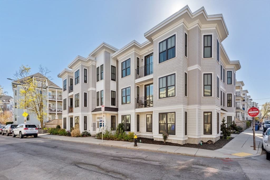 136 Sydney Street #4