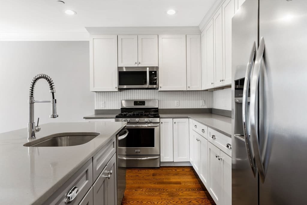 136 Sydney Street #4 photo 5