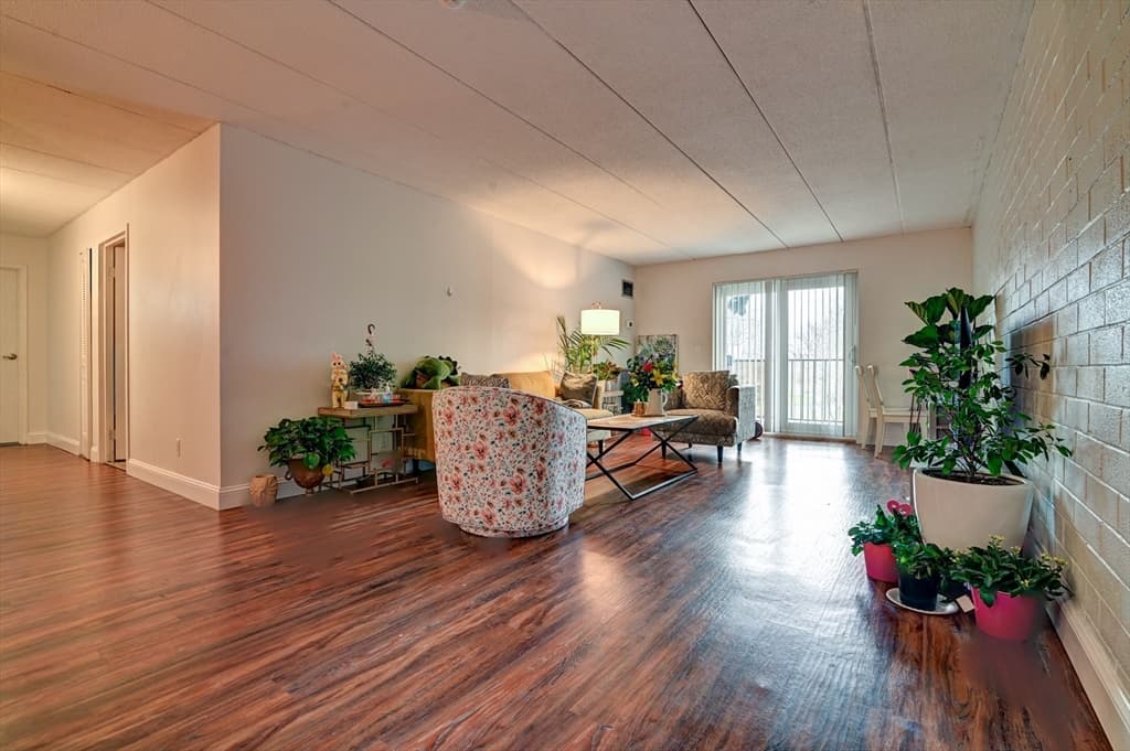 185 Quincy Shore Dr #27 photo 2