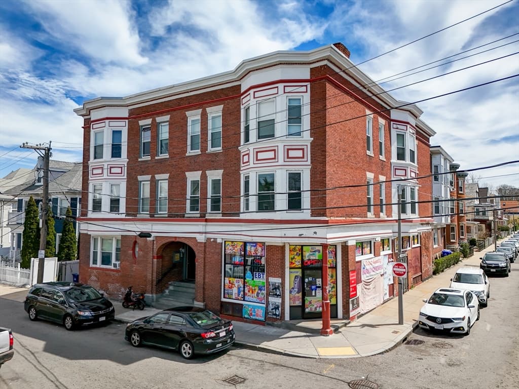 208 Harold St