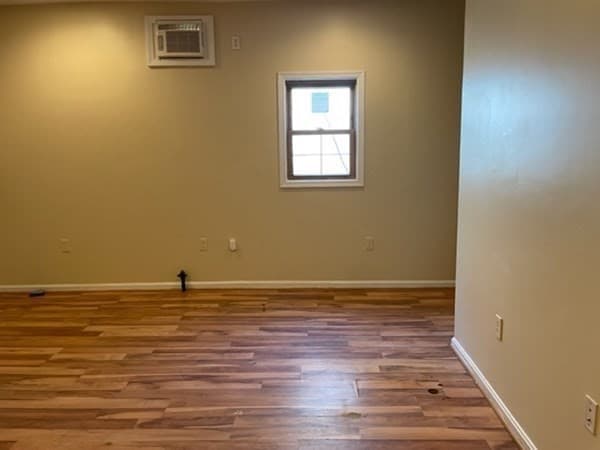 377 Park Ave photo 5