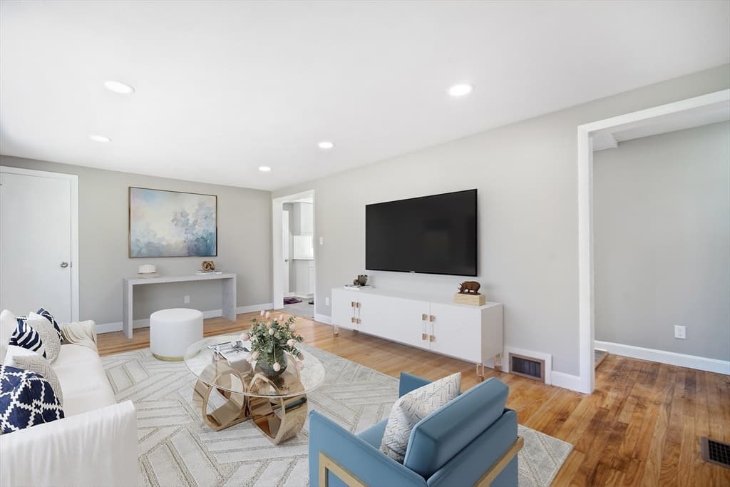 14 Pine Drive photo 4