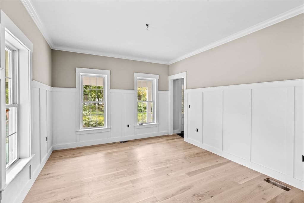 485 Pleasant Street photo 4