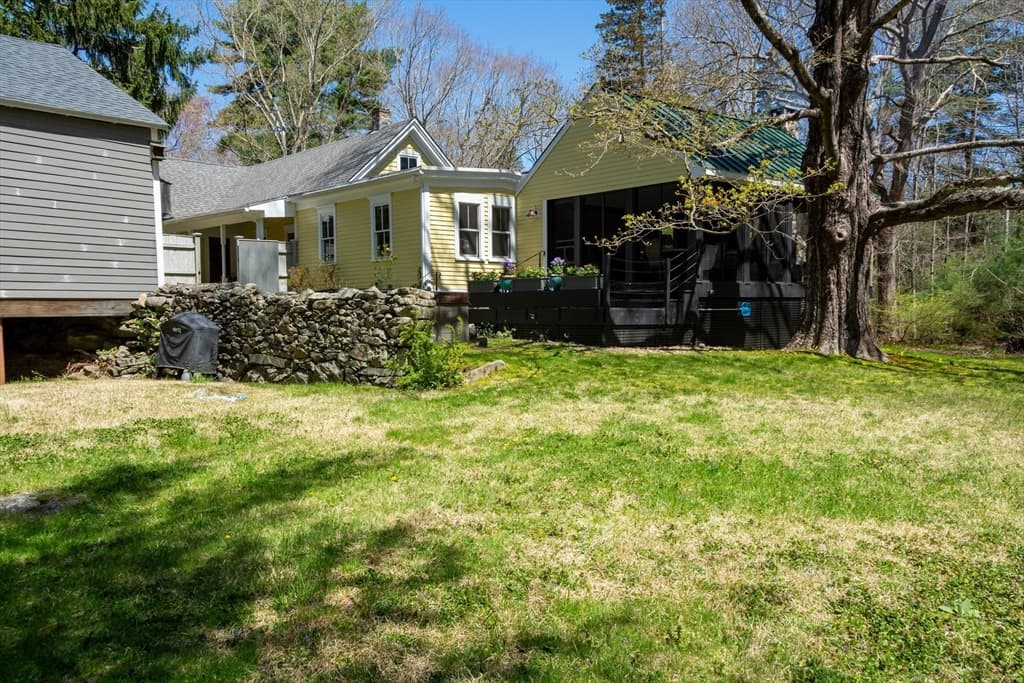 265 County St photo 4