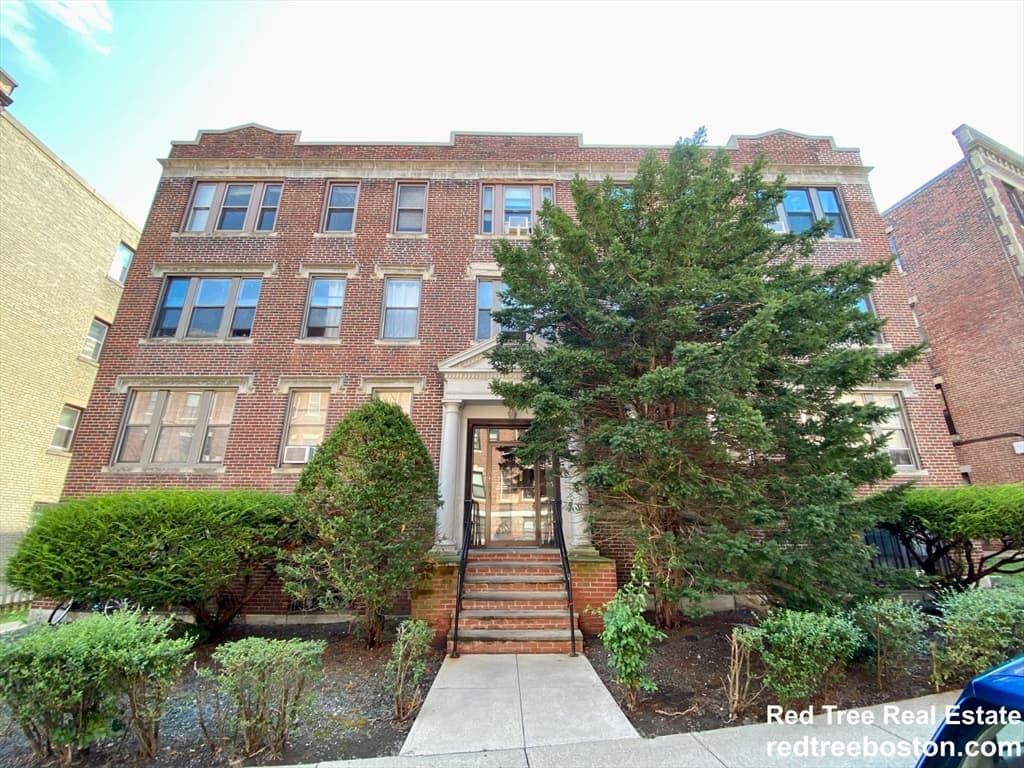 7 Lothian Rd #8