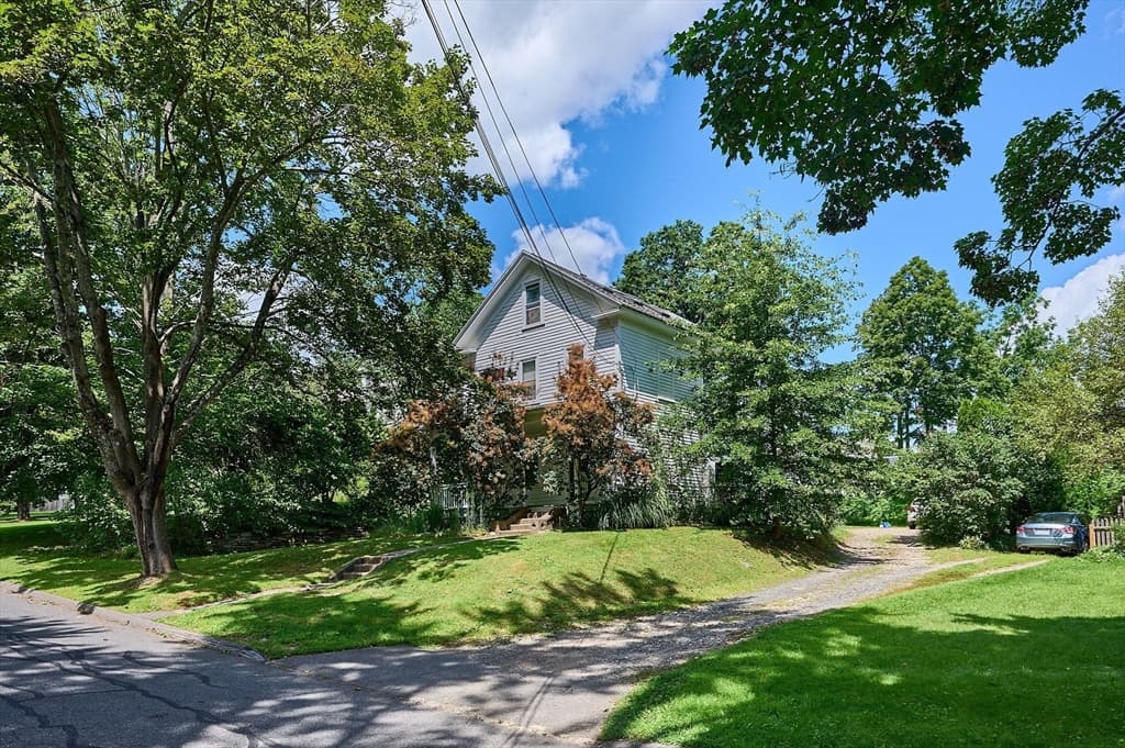 62 Taylor St. photo 3