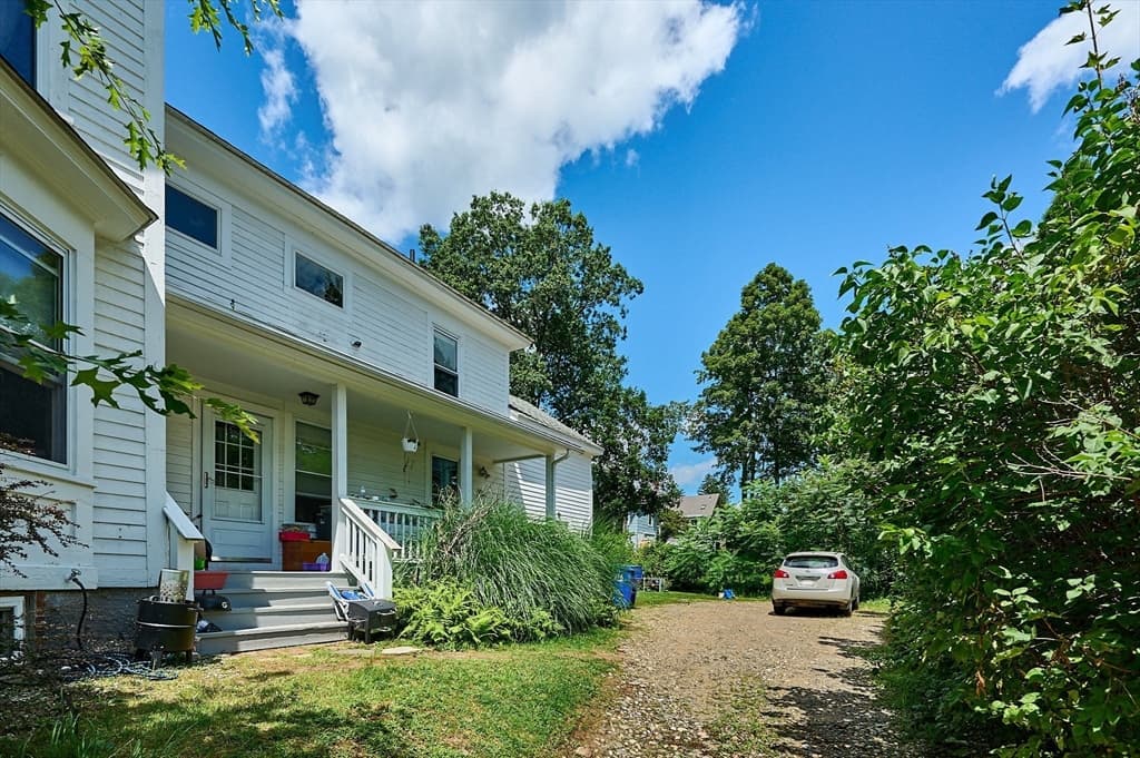 62 Taylor St. photo 5