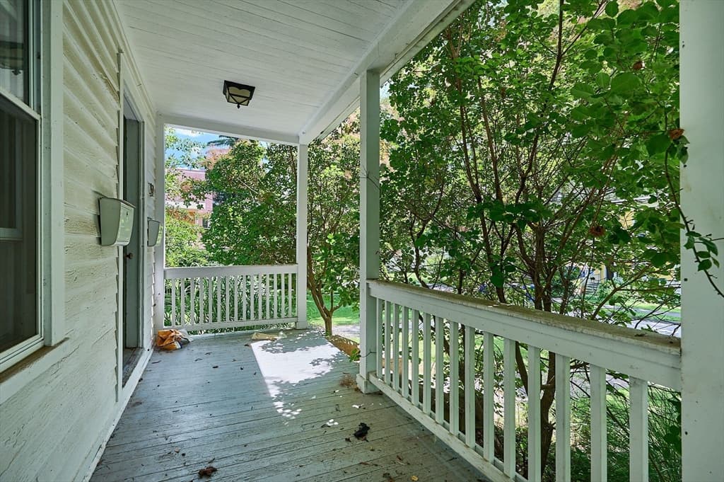 62 Taylor St. photo 4