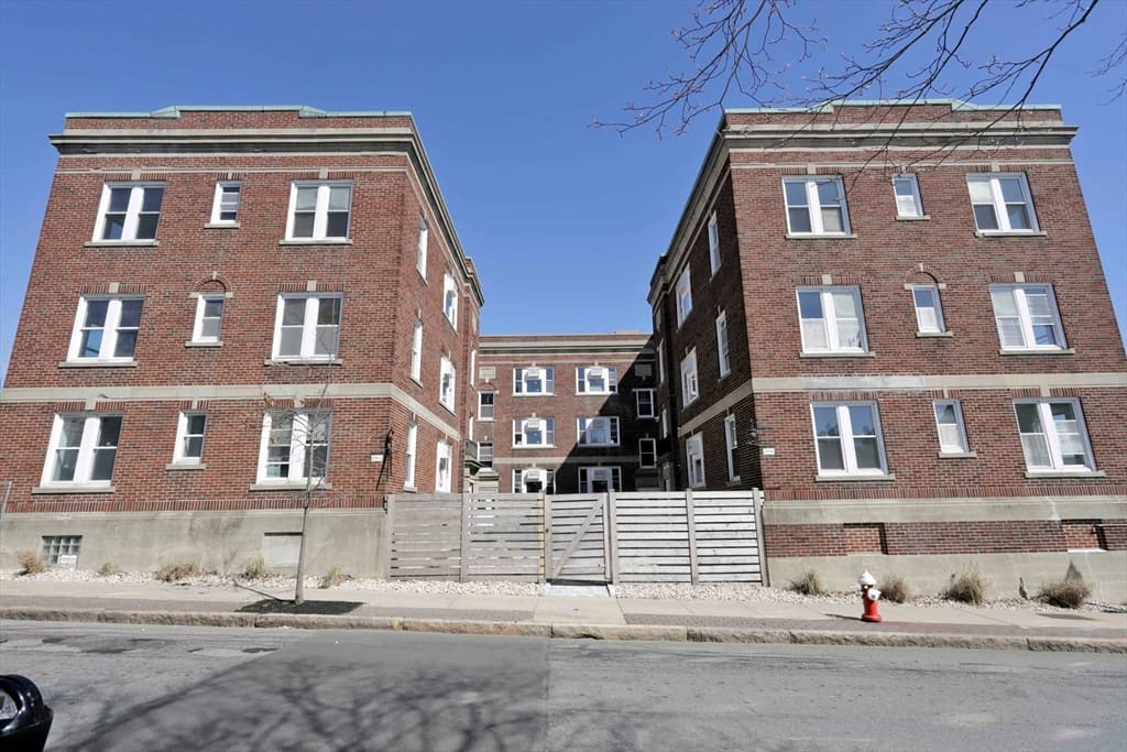189 Elm St #15