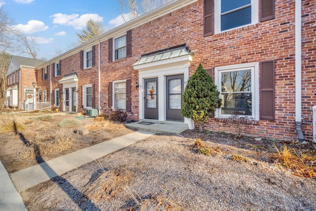 97 Yorktown Dr #97 photo 3