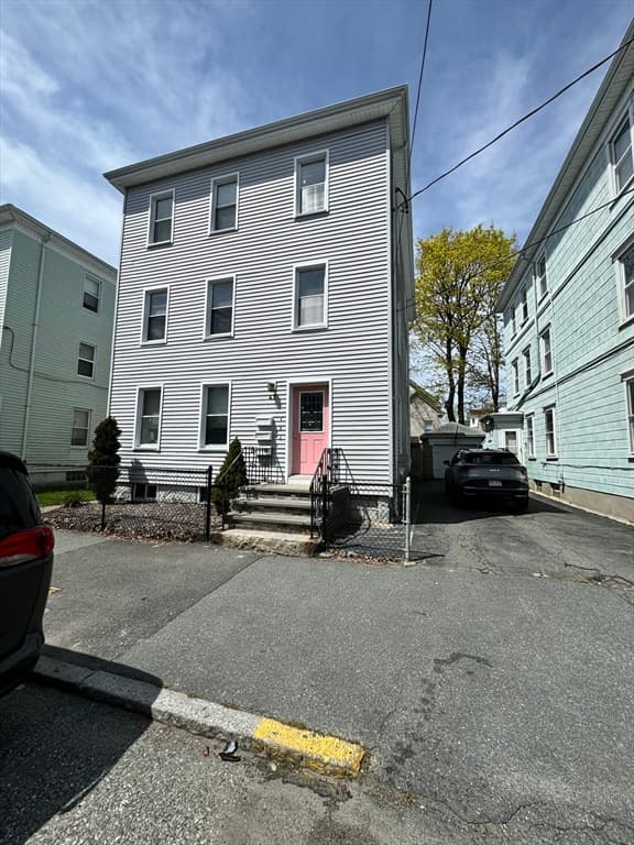 43 Hemlock St #2 photo 2