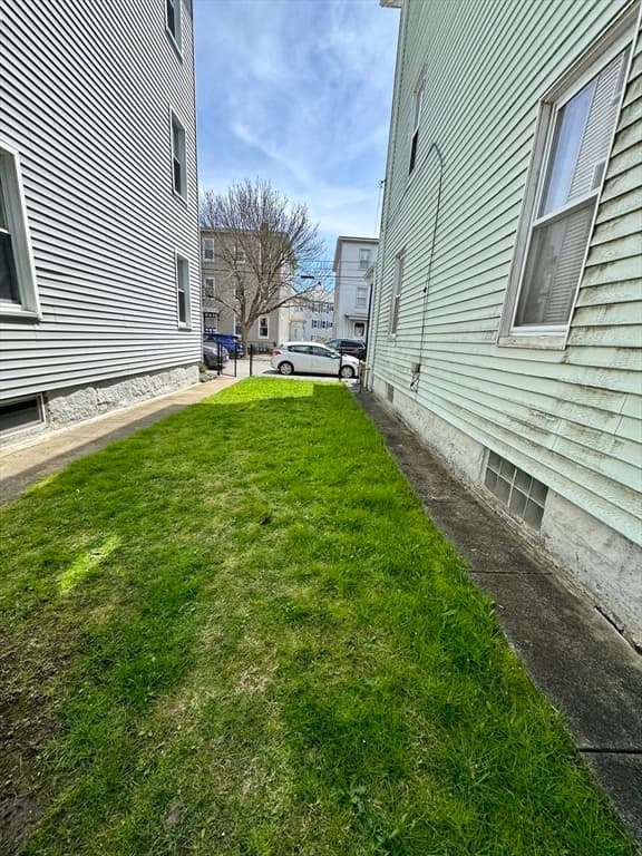 43 Hemlock St #2 photo 5