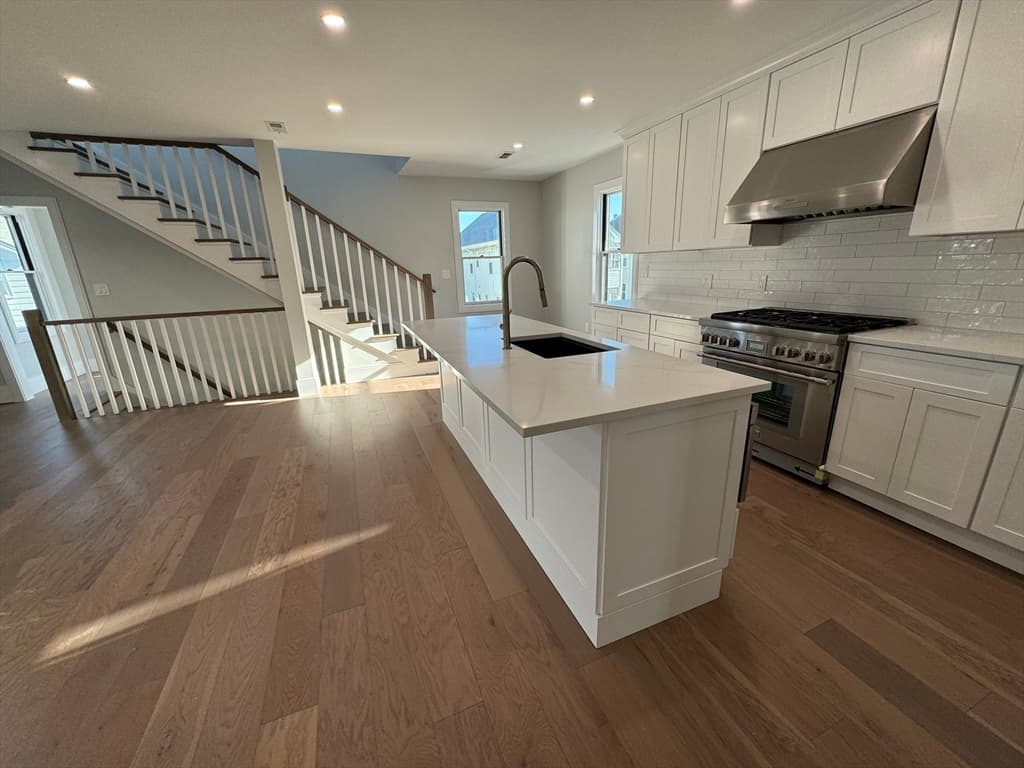 39-41 Bonner Ave photo 2