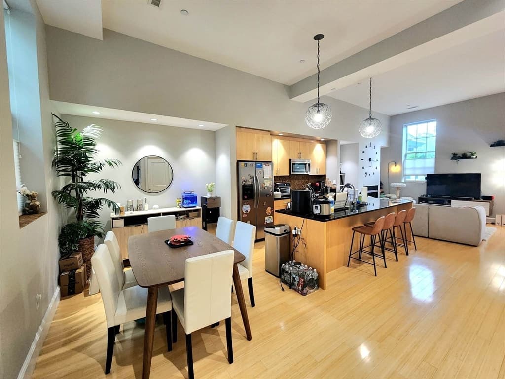7 Waverley St #7 photo 3