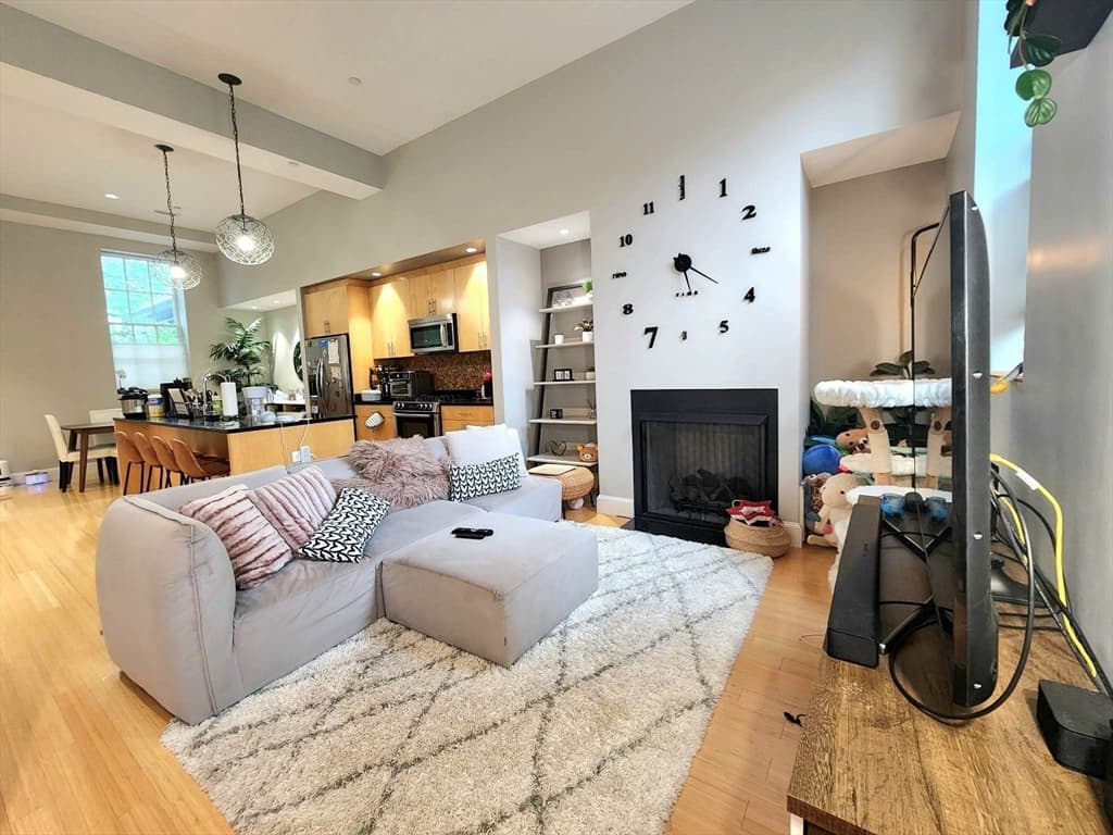 7 Waverley St #7