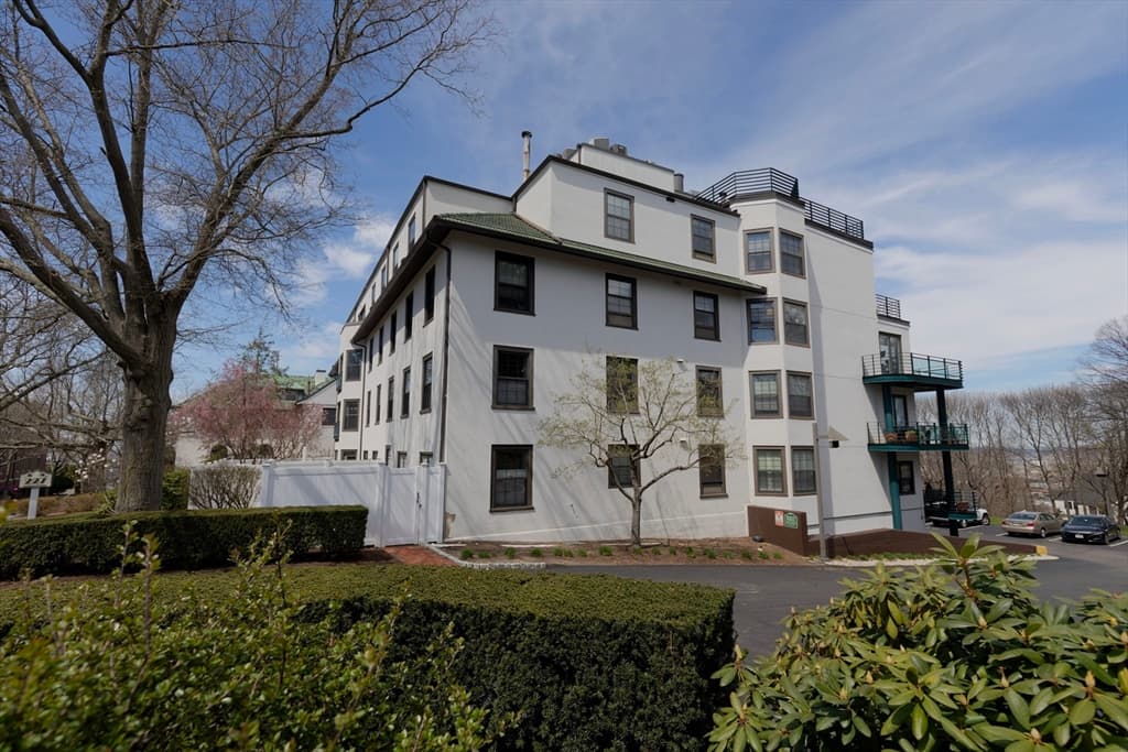 227 Summit Ave #E-203 photo 3