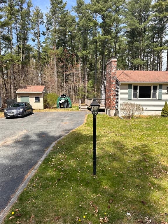 714 Pond St photo 2