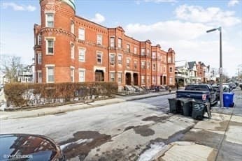 38 Moreland St #1 photo 3