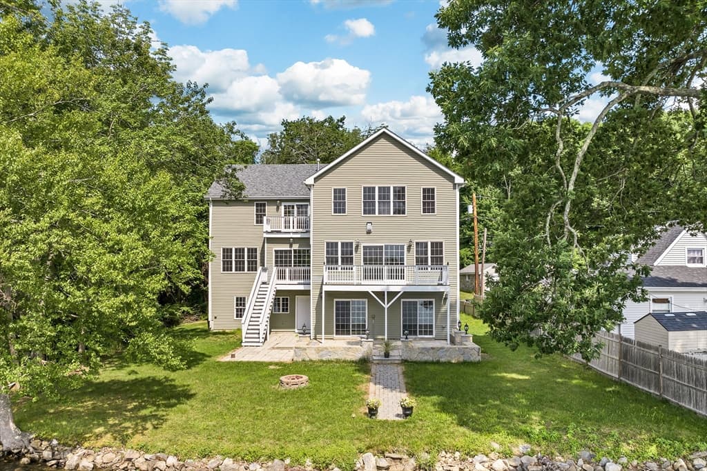 95 W Shore Road photo 2