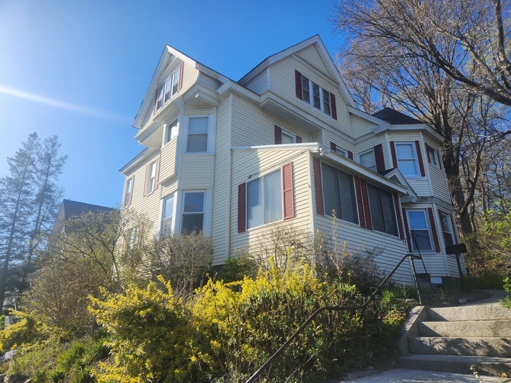 15 Arlington Street #1