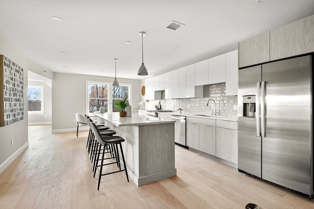 5205 Washington #402 photo 2
