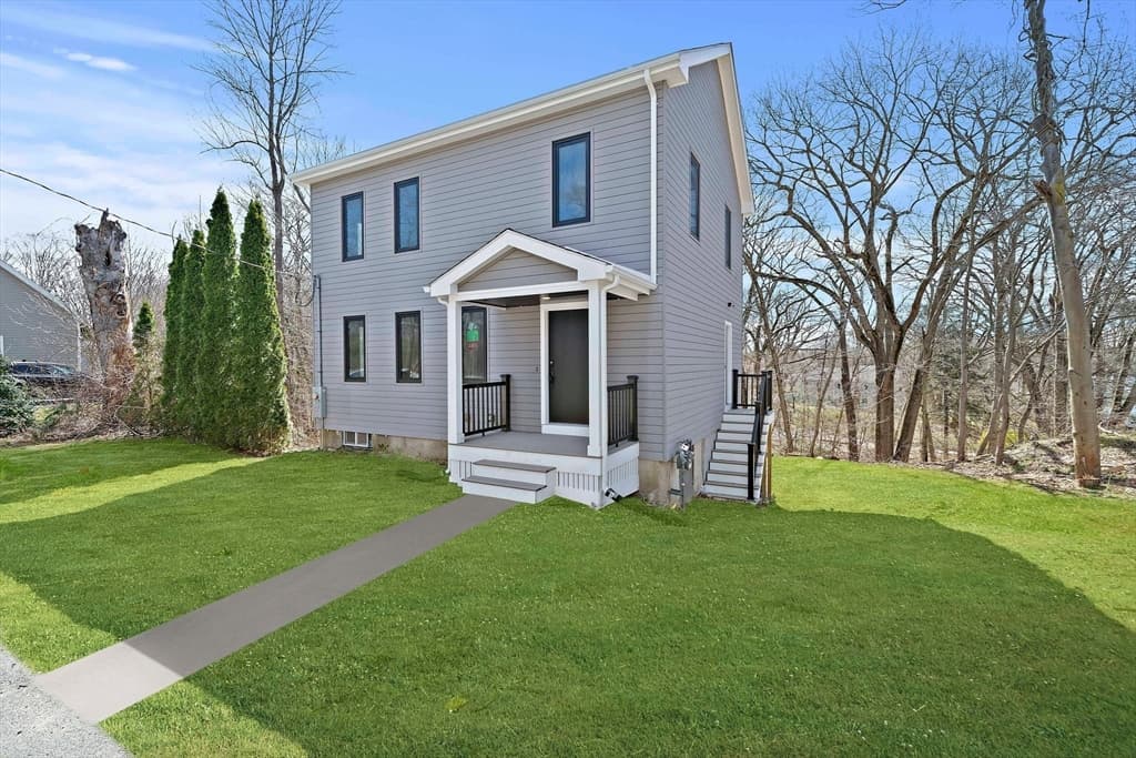 55 Woodland Rd photo 3