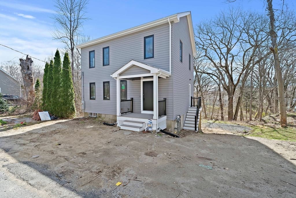 55 Woodland Rd photo 4