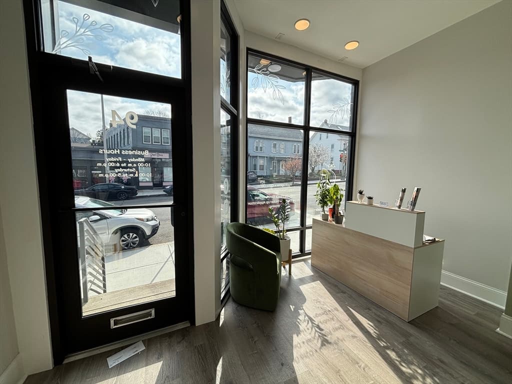 94 Main Street photo 5
