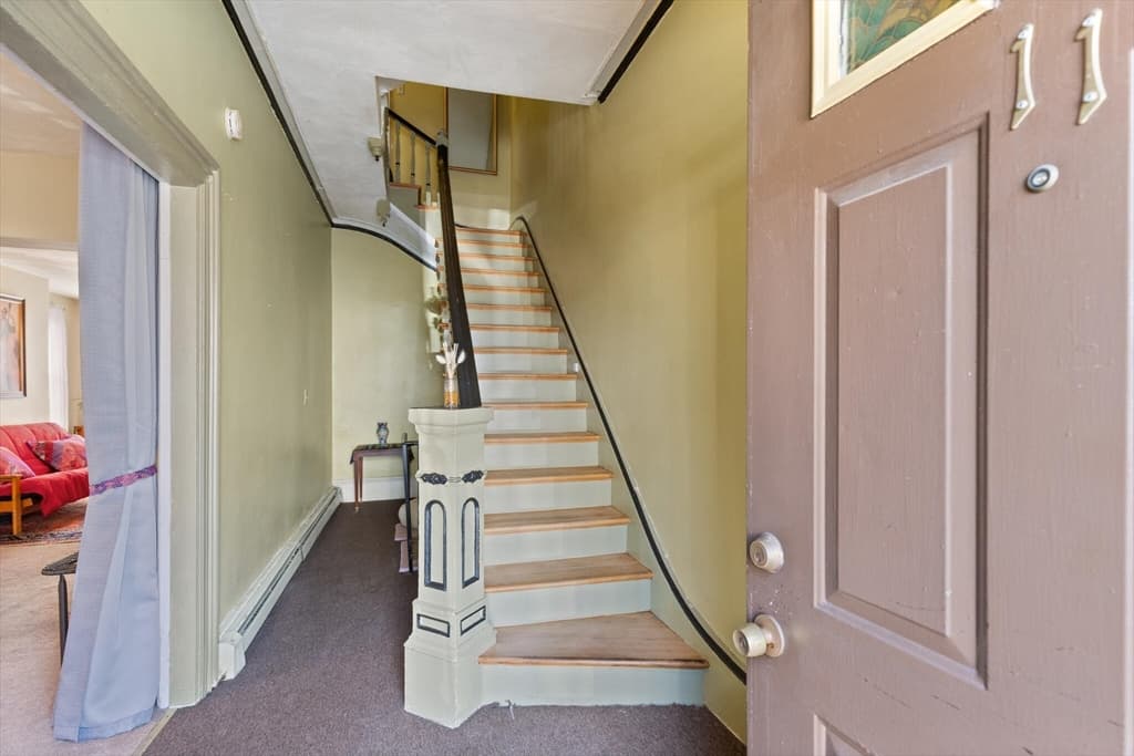 11 Whiting St photo 2