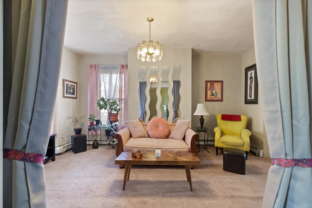 11 Whiting St photo 3