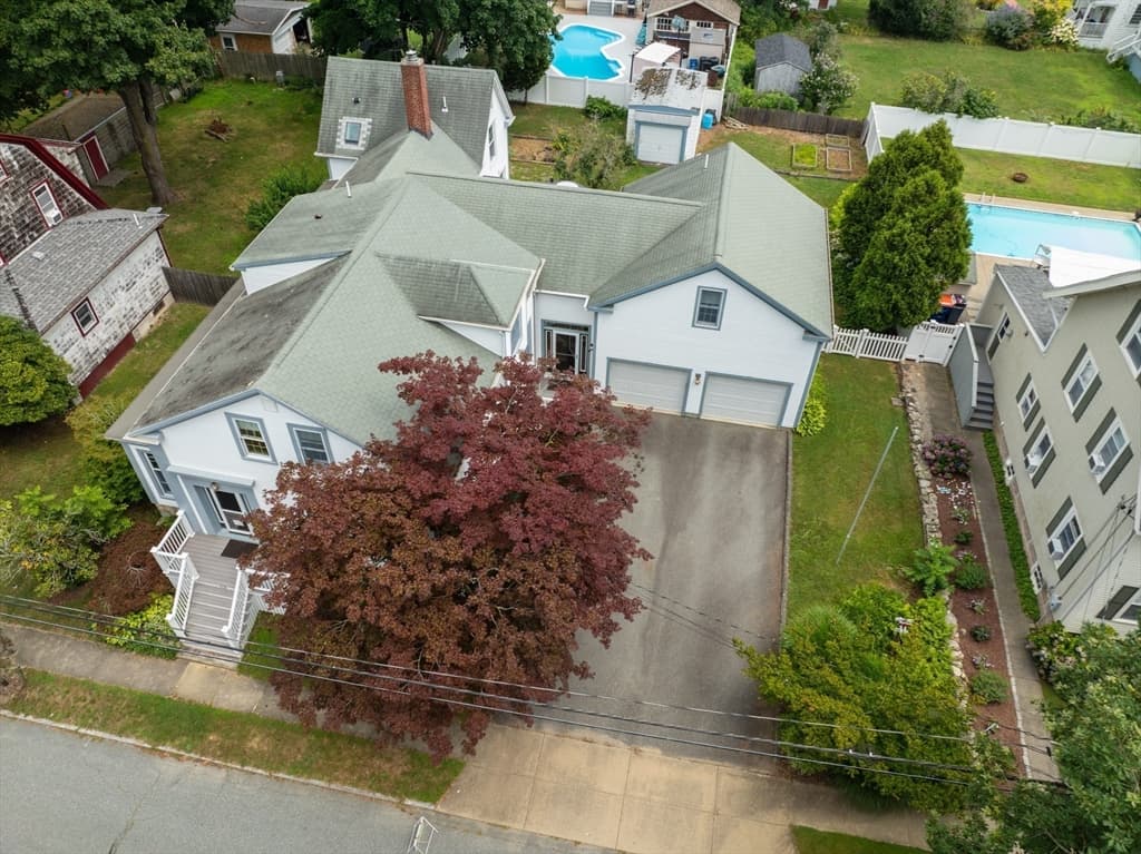 113 Laurel St photo 2