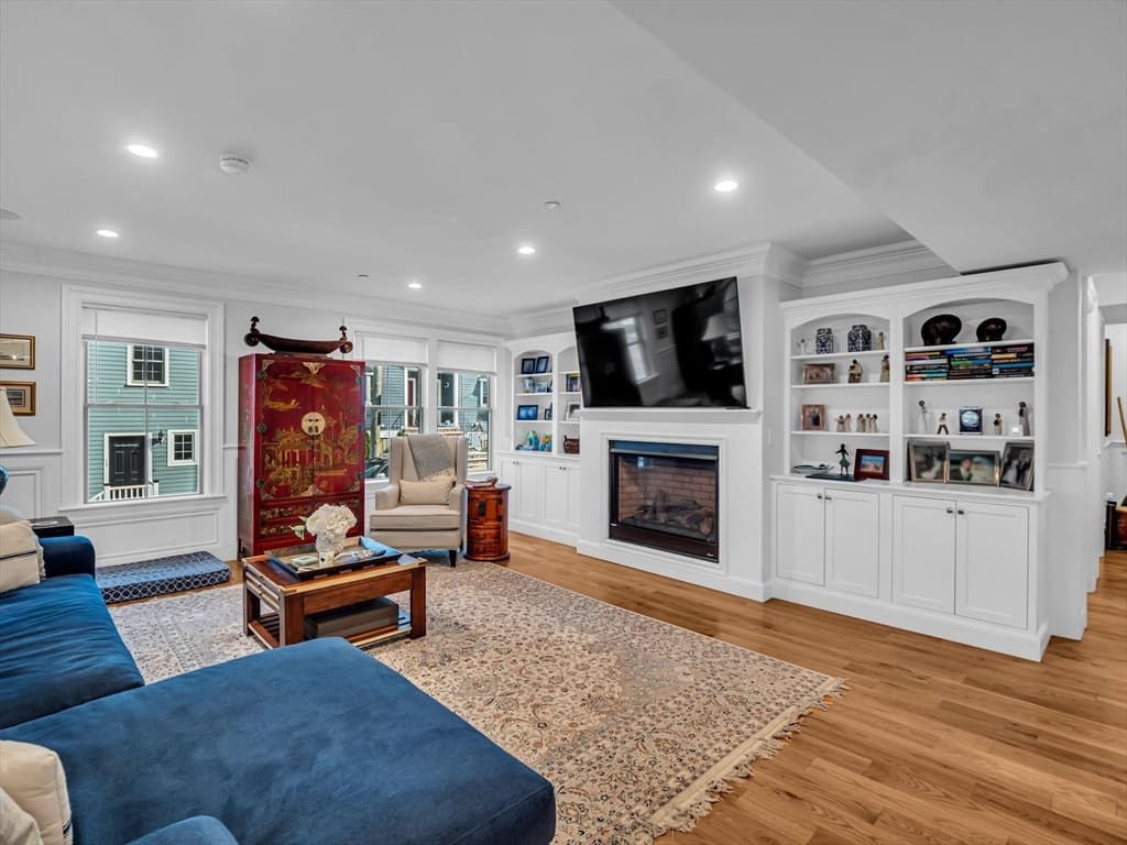 56 Belmont St #1 photo 2