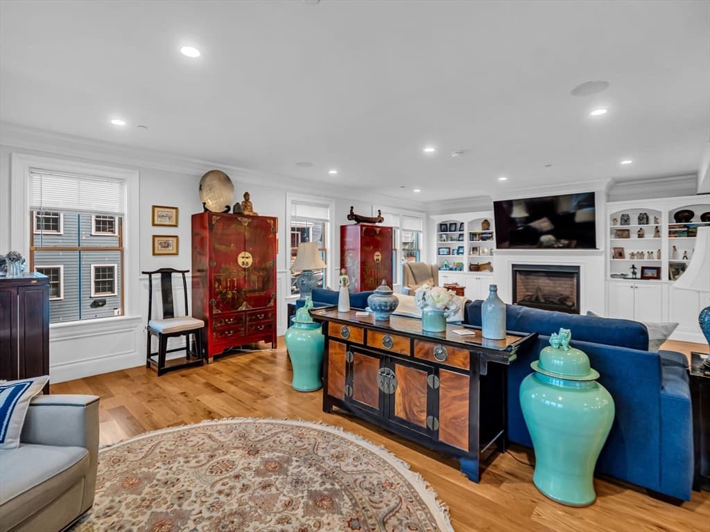 56 Belmont St #1 photo 4