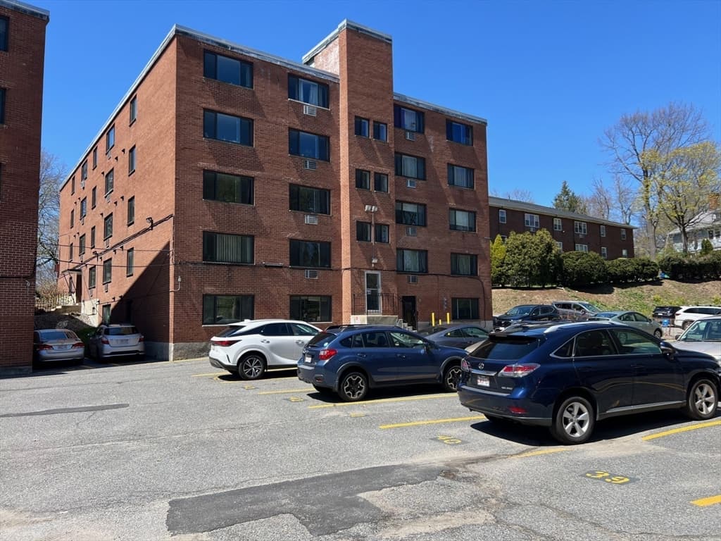 205 Kent Street #36