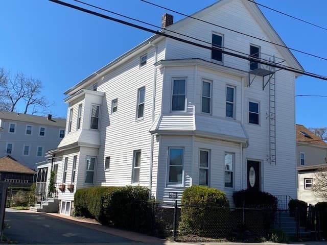 638 Robeson Street` #3 photo 2