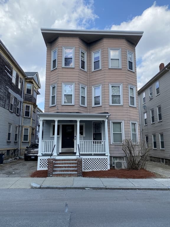 95 Hillside Street