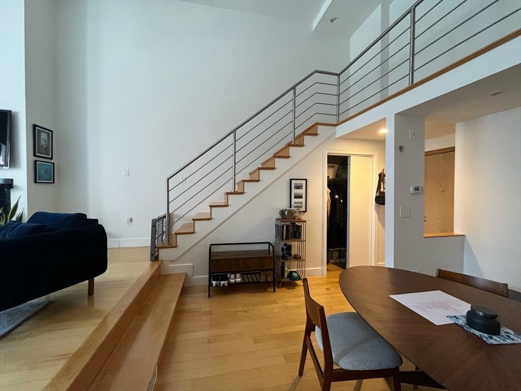 201 Newbury St #203 photo 3