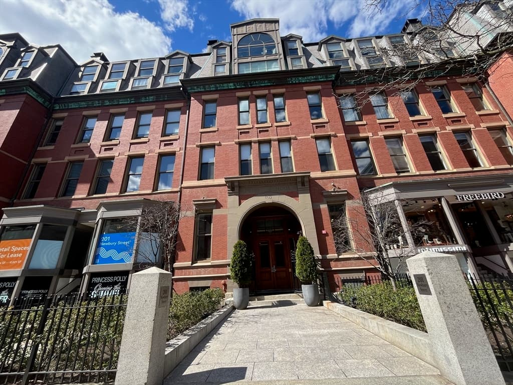 201 Newbury St #203