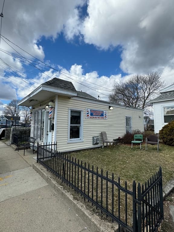 15 Haverhill photo 3