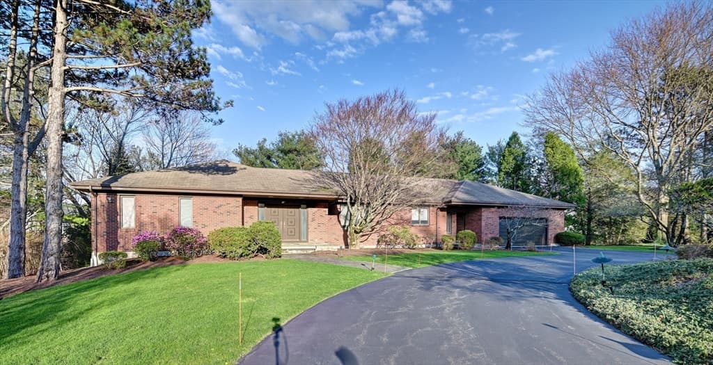 14 Seneca Rd