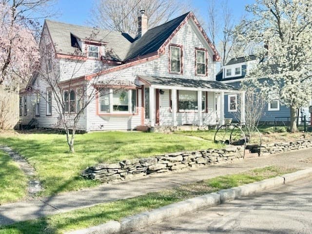 6 Forest St