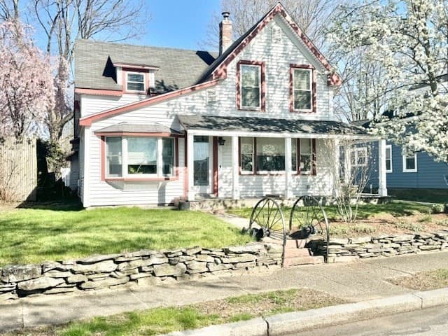 6 Forest St photo 4