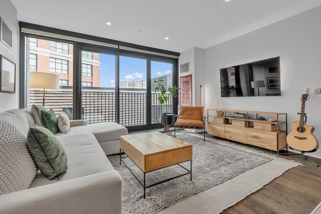 14 W Broadway #703 photo 2