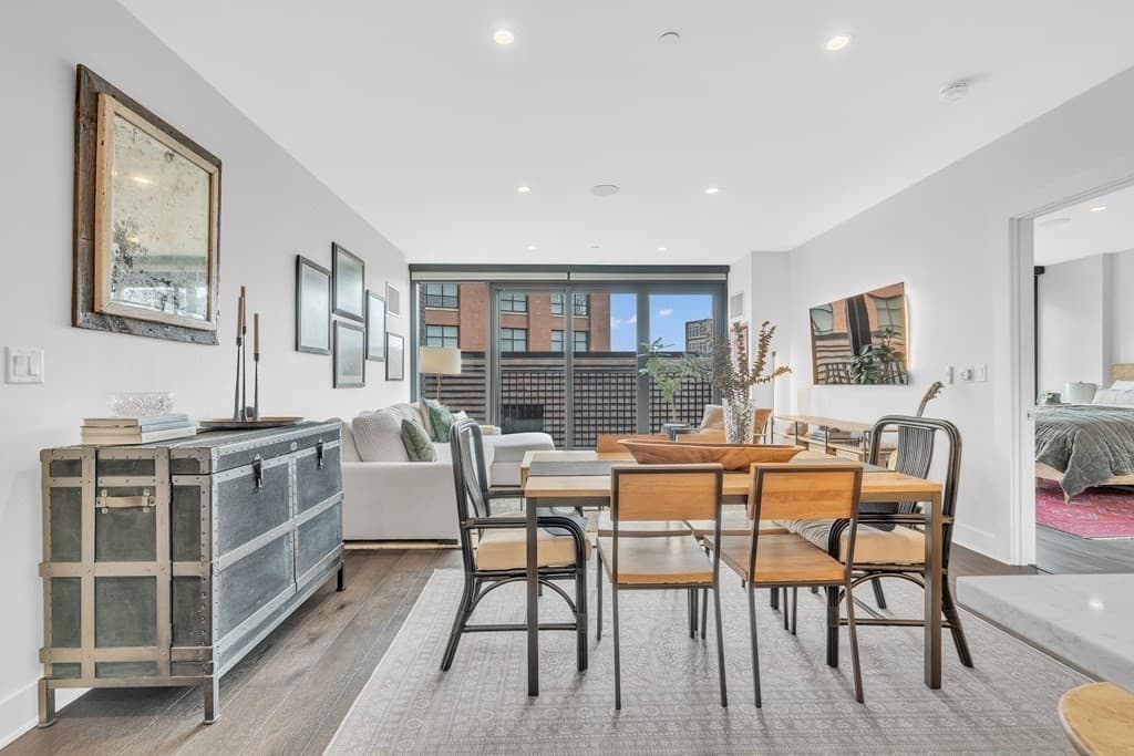 14 W Broadway #703 photo 3