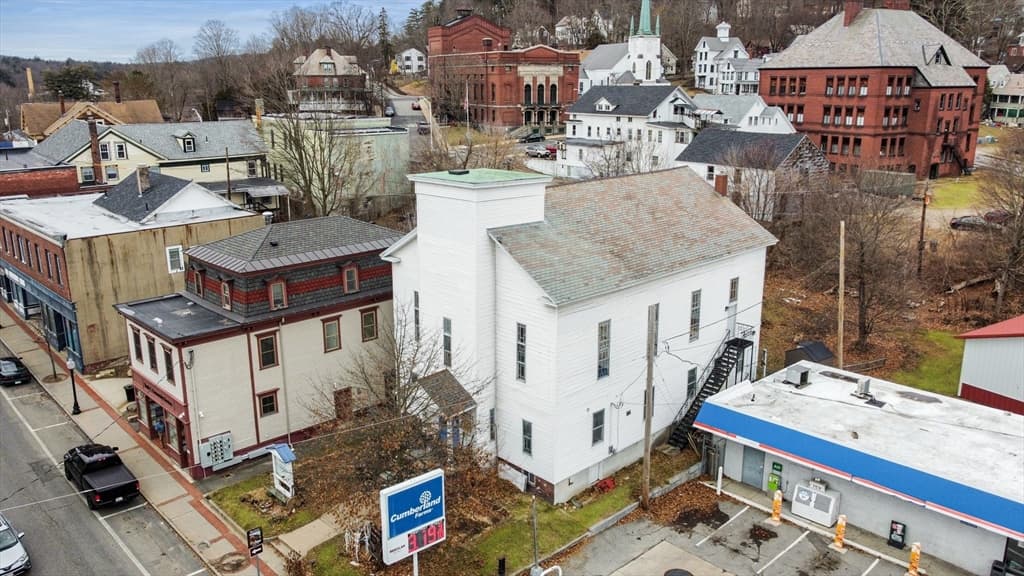 19 E Main St photo 2